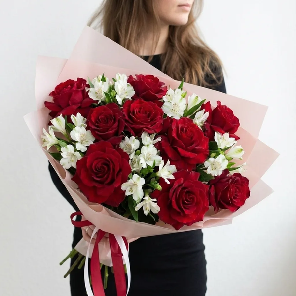 Как выбрать букет на 8 марта: идеи для мамы, коллеги и любимой