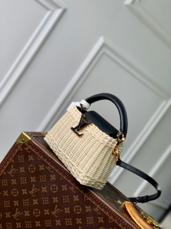 Louis Vuitton Capucines Mini