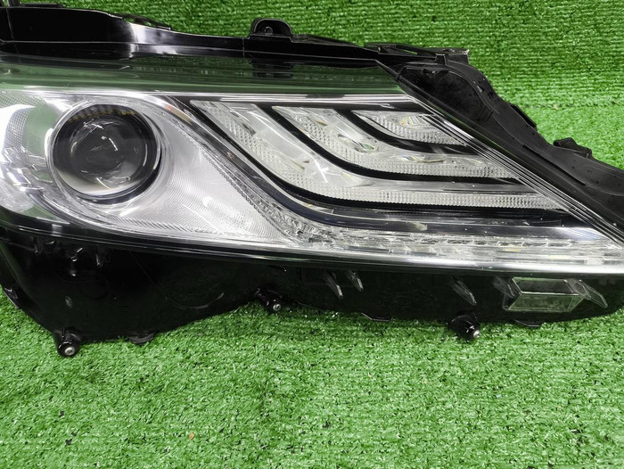 Фара правая Toyota Camry xv70 (2017-2021) LED