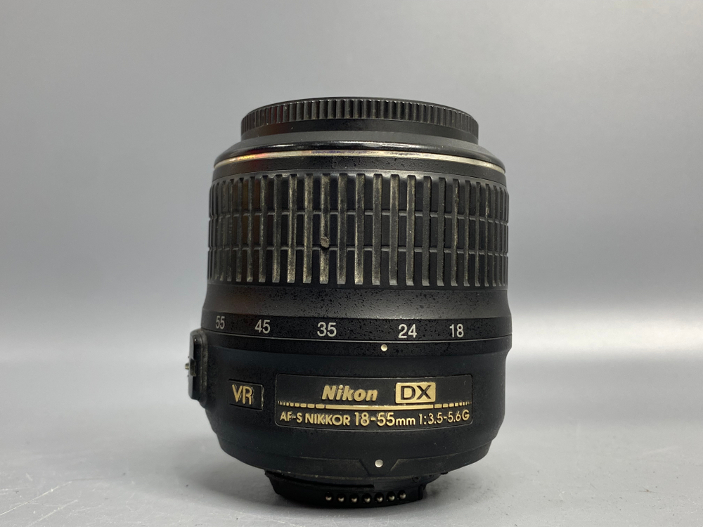 Nikon D3200 kit 18-55mm 11.000 кадров