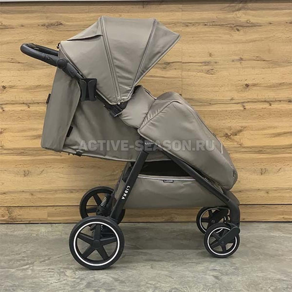 Прогулочная коляска Luxmom 730 ч/р