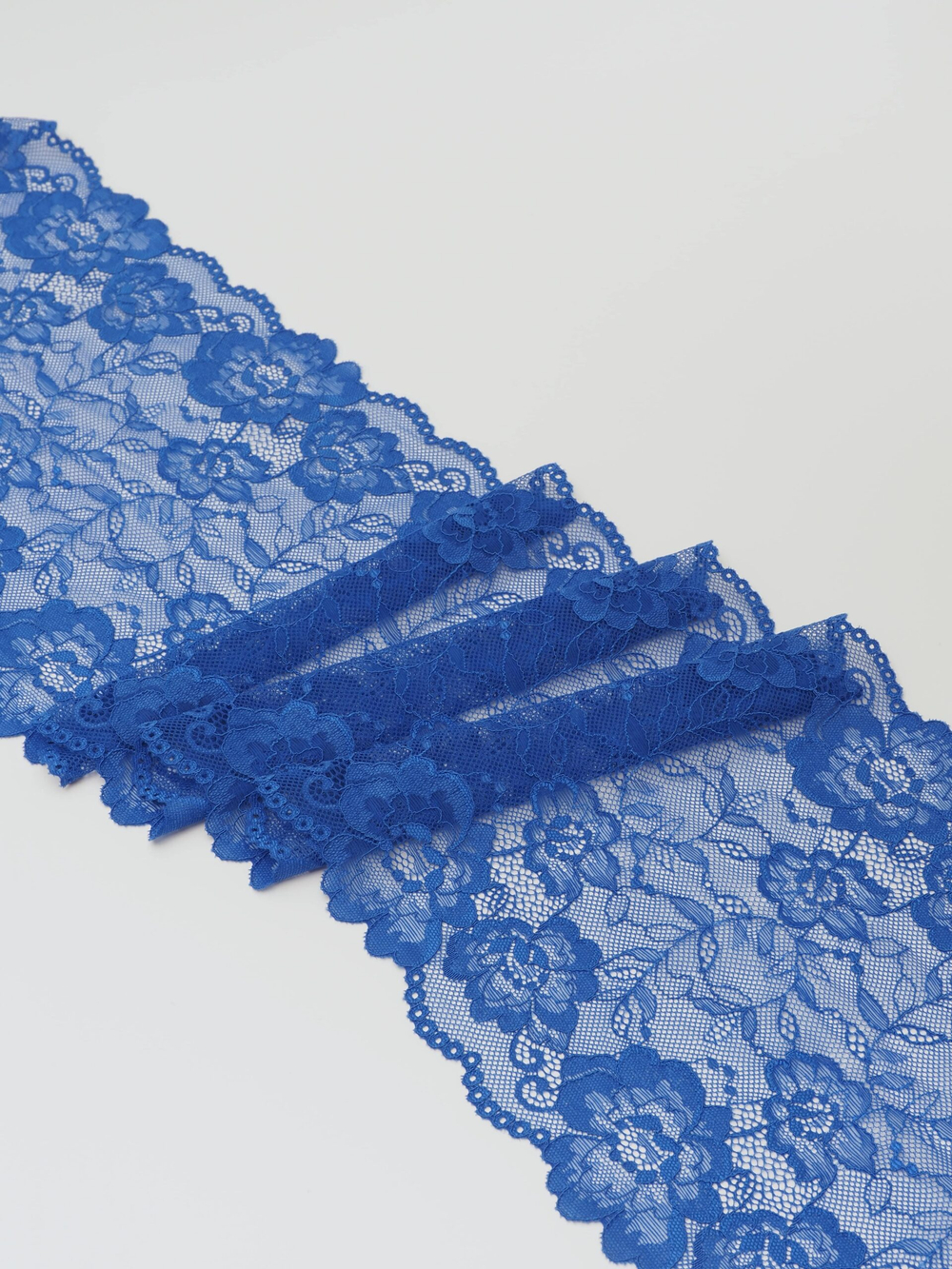 Эластичное кружево васильковое (ярче резинок ультрамарин) ширина 20 см