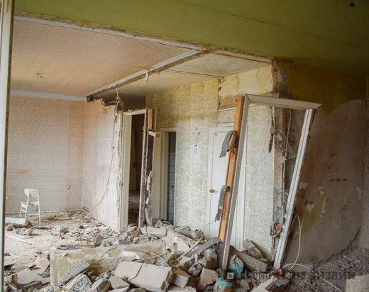 Демонтажные работы , в помещениях, разбор конструкций, построек.