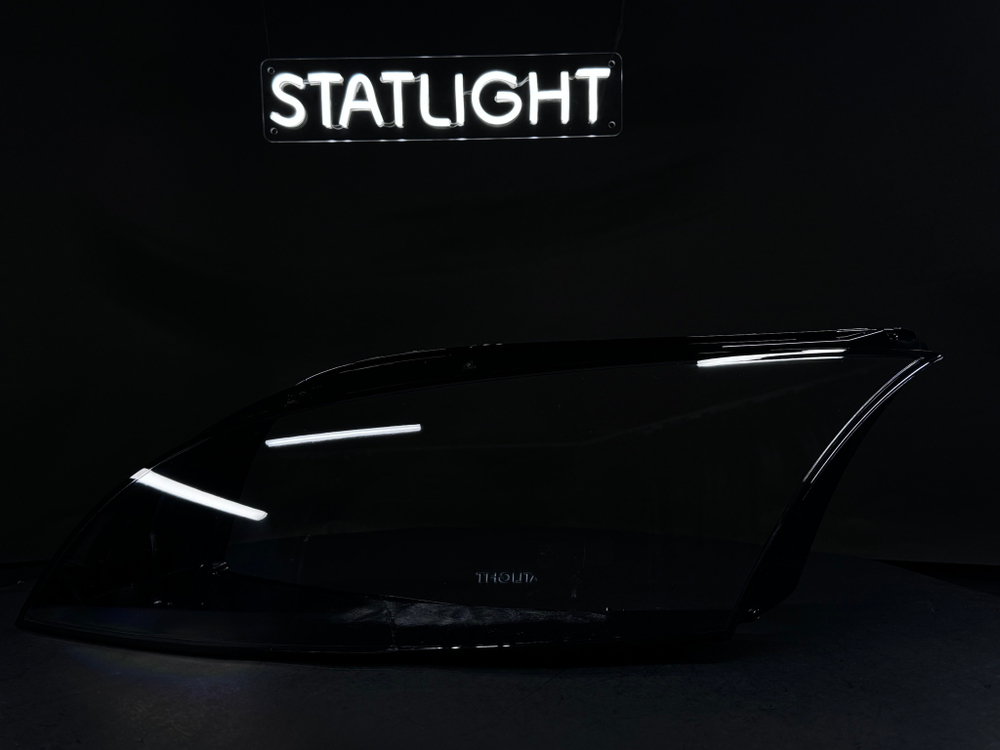 Левое стекло фары AUDI TT 2006-2014