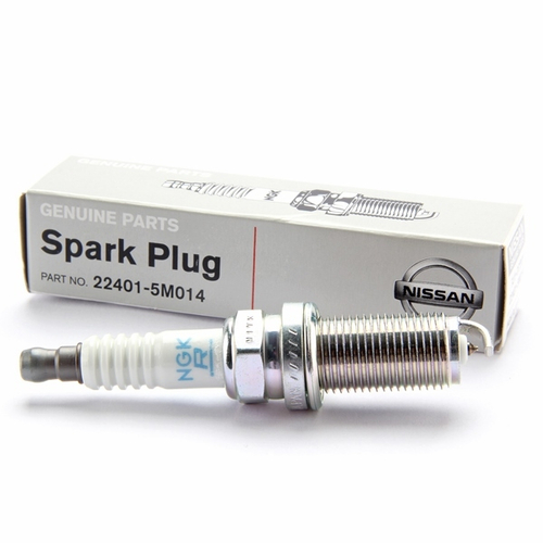 Свеча зажигания OEM 224015M014