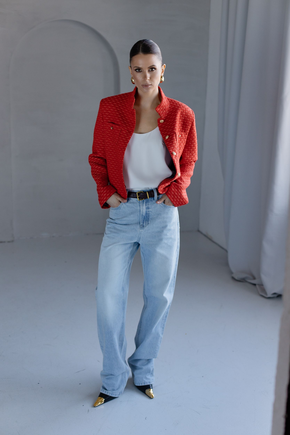 Жакет из твида укороченный со стойкой красный