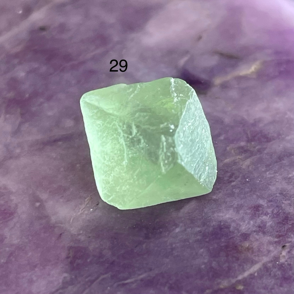 52667  Флюорит Кристалл Октаэдр 14-15мм