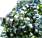 БВЛ004НН4 Хрустальные бусины квадратные, зеленый металлик, размер 4 мм, кол-во: 44-45 шт.