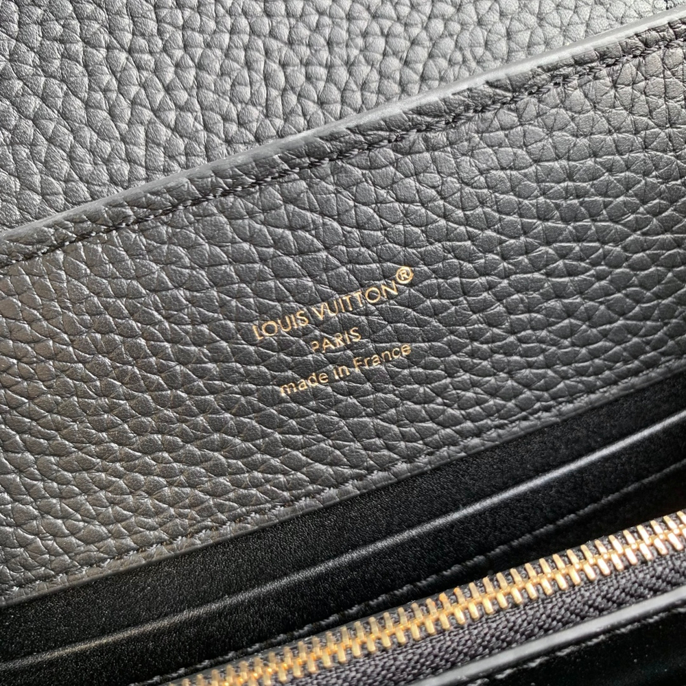 Louis Vuitton Capucines Mini