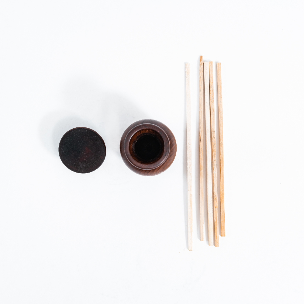 Деревянный аромадиффузор с кедровыми палочками DA2