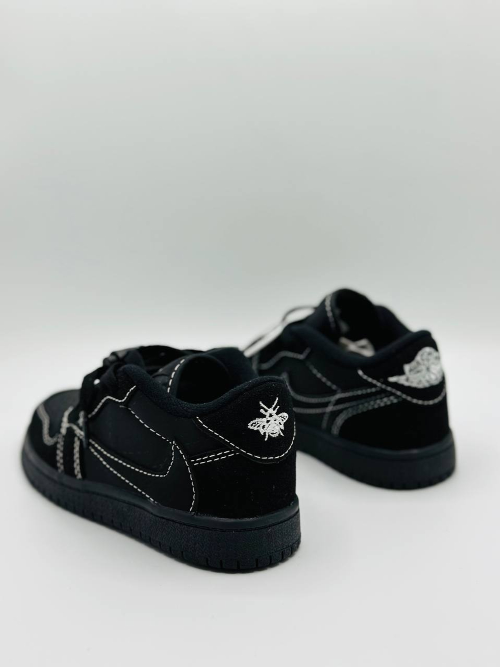 Кроссовки для мальчиков Nike x Travis Scott