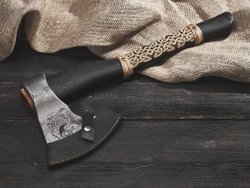 Топор "Дракон Драккара", рукоять комель берёзы (морилка)