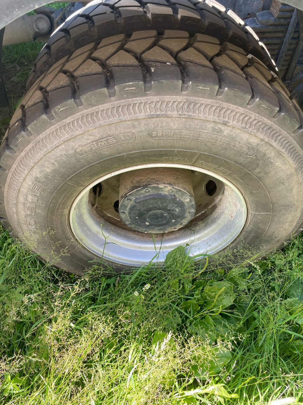 Shacman (Shaanxi) SX* 6x6 Седельный тягач SX42586V385 (Дизельный, 11,6 л, 423 л.с., МТ)
