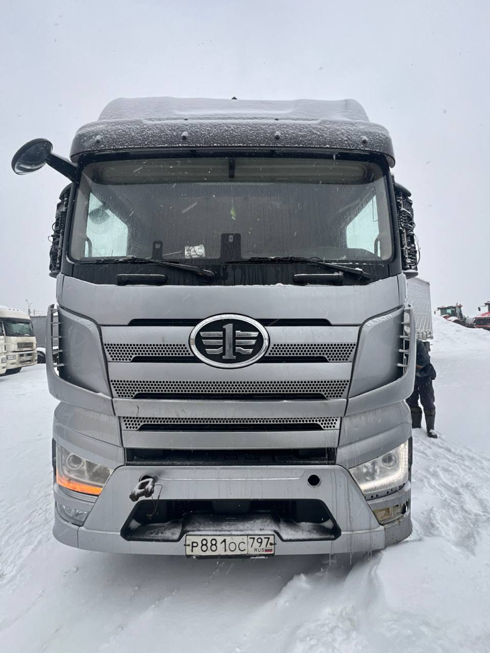 FAW J7 4x2 Седельный тягач CA4180P77K25E5 (Дизельный, 12,5 л, 553 л.с., АТ)