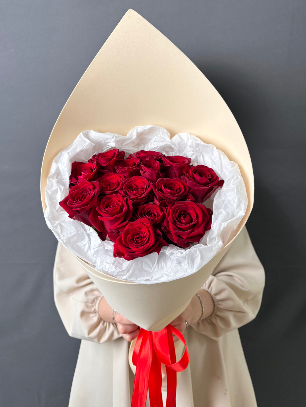 15 красных роз 50 см