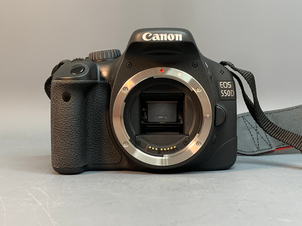 Canon EOS 550D Kit 18-55mm 550 Кадров