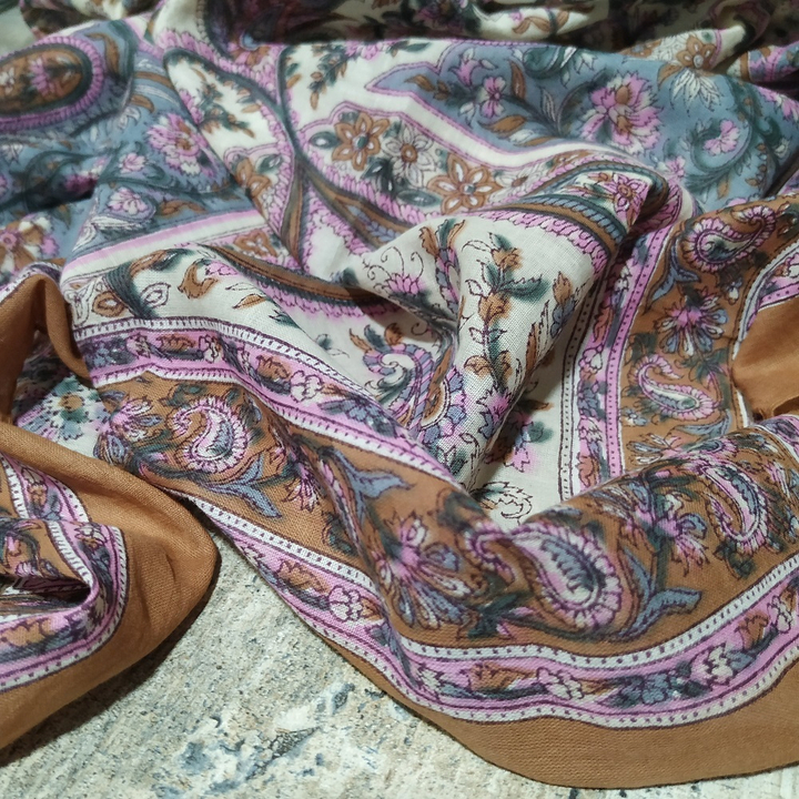 Платок материал Хлопок 100% "Морские огурцы" коричневый, сиреневый, 95x95 см.