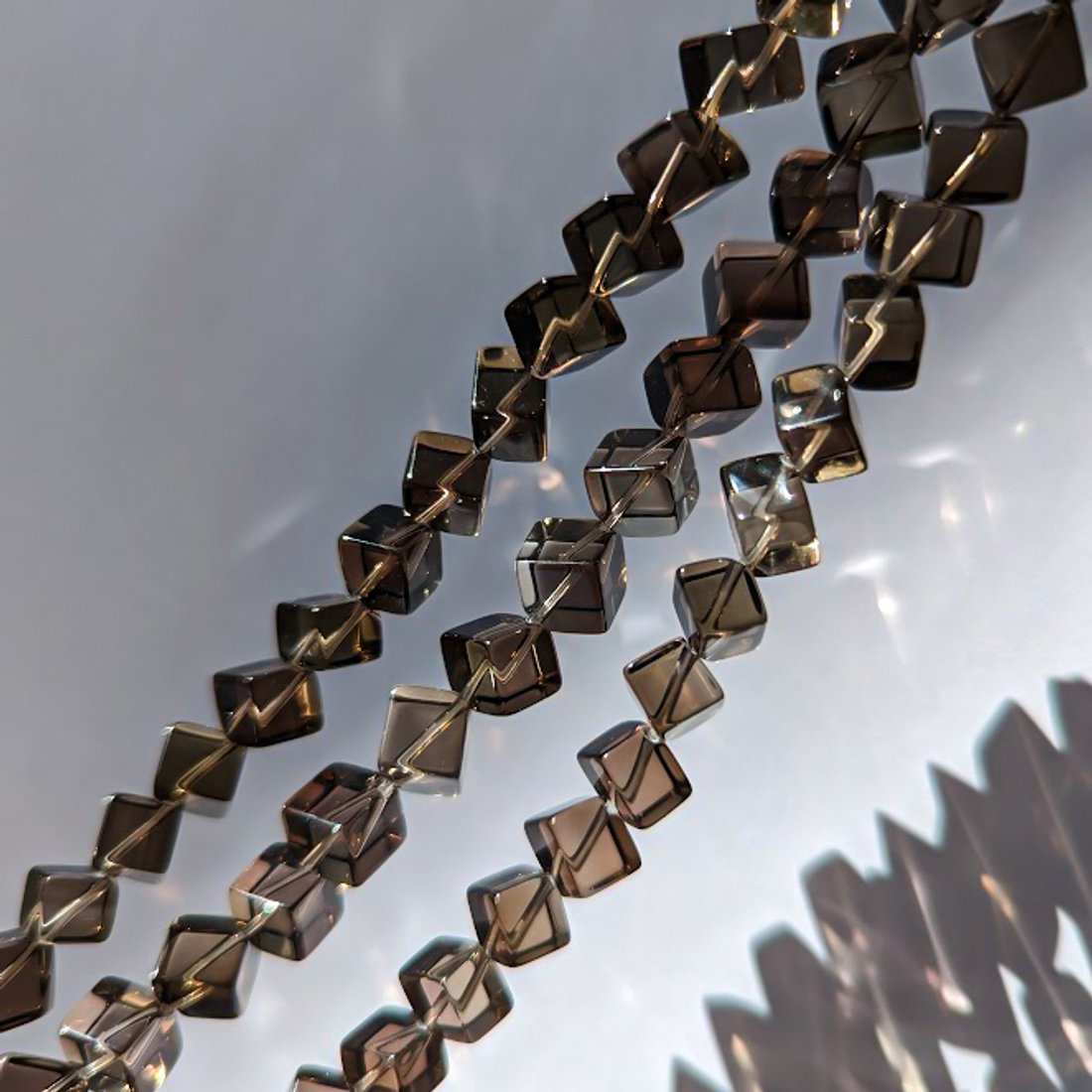 Раухтопаз (дымчатый кварц) натуральный, в форме кубиков 8мм