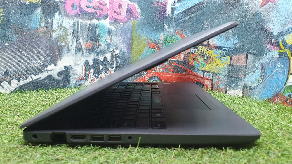 Ноутбук HP i3-7/8Gb