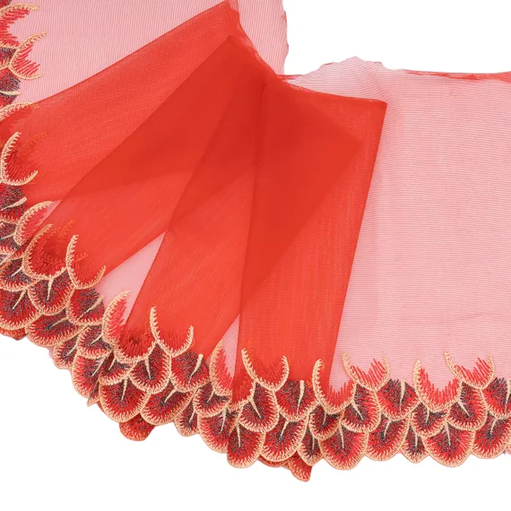 Вышивка на сетке красная 20 см (дефект)