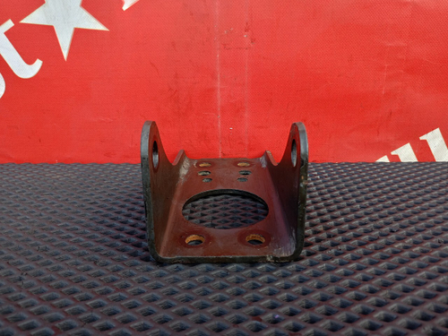 Кронштейн амортизатора заднего