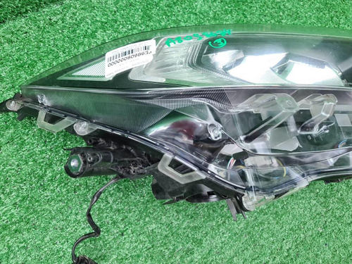 Фара правая Toyota RAV4 5 XA50 (2018-н.в.) LED