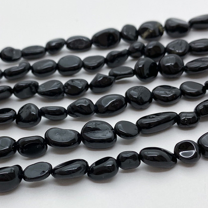Шерл бусины (черный турмалин), галтовка, размер около 5-8 мм, цена за нить 39 см