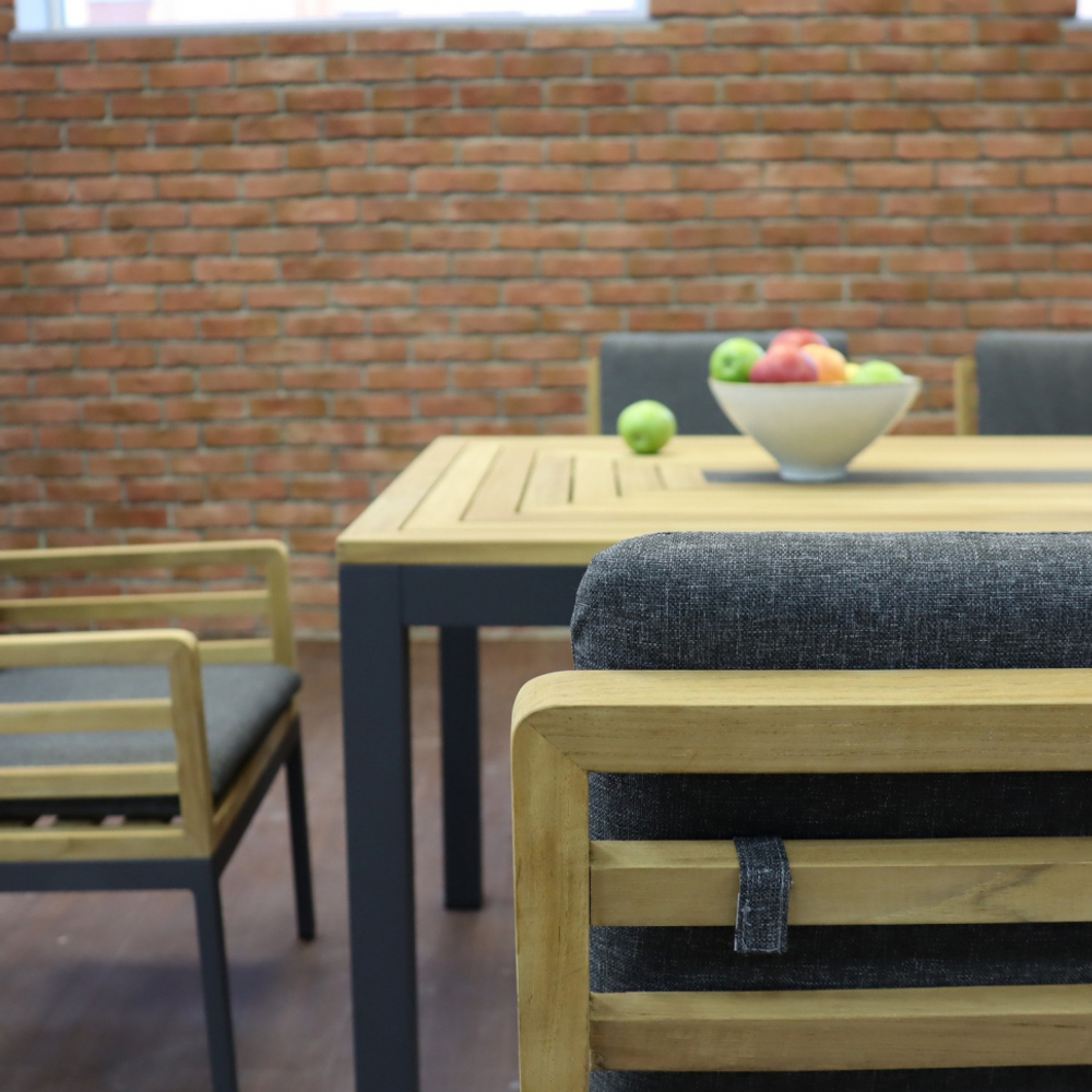 Стул Ideal Patio ЭГМОНТ каркас карбон - натуральный тик