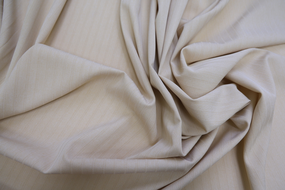 Костюмная стрейч слоновая кость