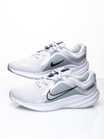 Nike Quest 5
