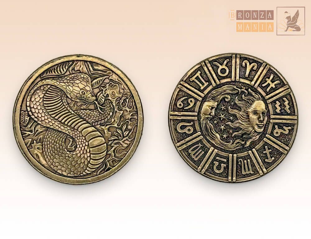 монета Змея