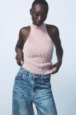 ZARA ТОП ИЗ ВОРСИСТОГО ТРИКОТАЖА С ГОРЛОВИНОЙ ХАЛТЕР И БУСИНАМИ, ПАСТЕЛЬНО-РОЗОВЫЙ