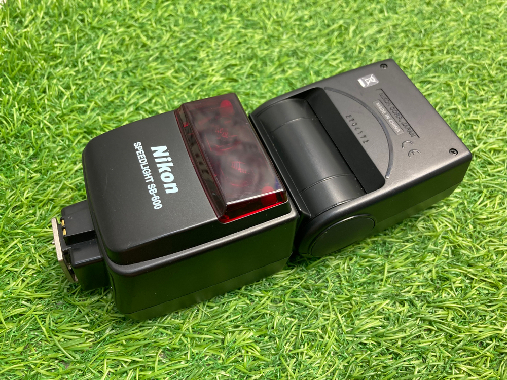Nikon Speedlight SB-600