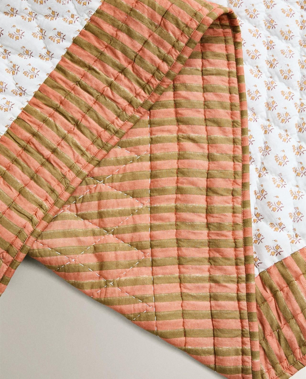 Zara Home - Хлопковый плед с принтом в виде панелей, оранжевый, 230x250 см