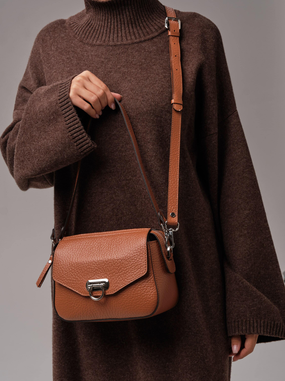 Женская сумка кросс-боди Azaro коричневый камень соло