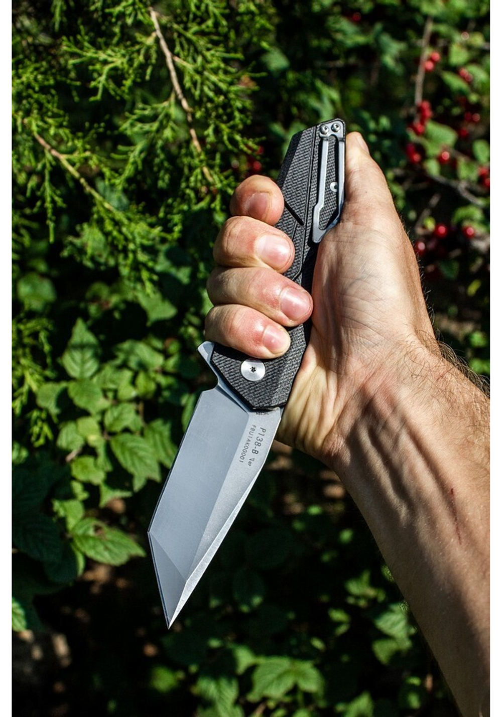 Нож Ruike P138-W желтый