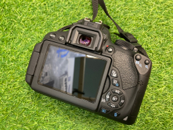 Canon EOS 700D kit 18-55mm IS STM 4.300 кадров