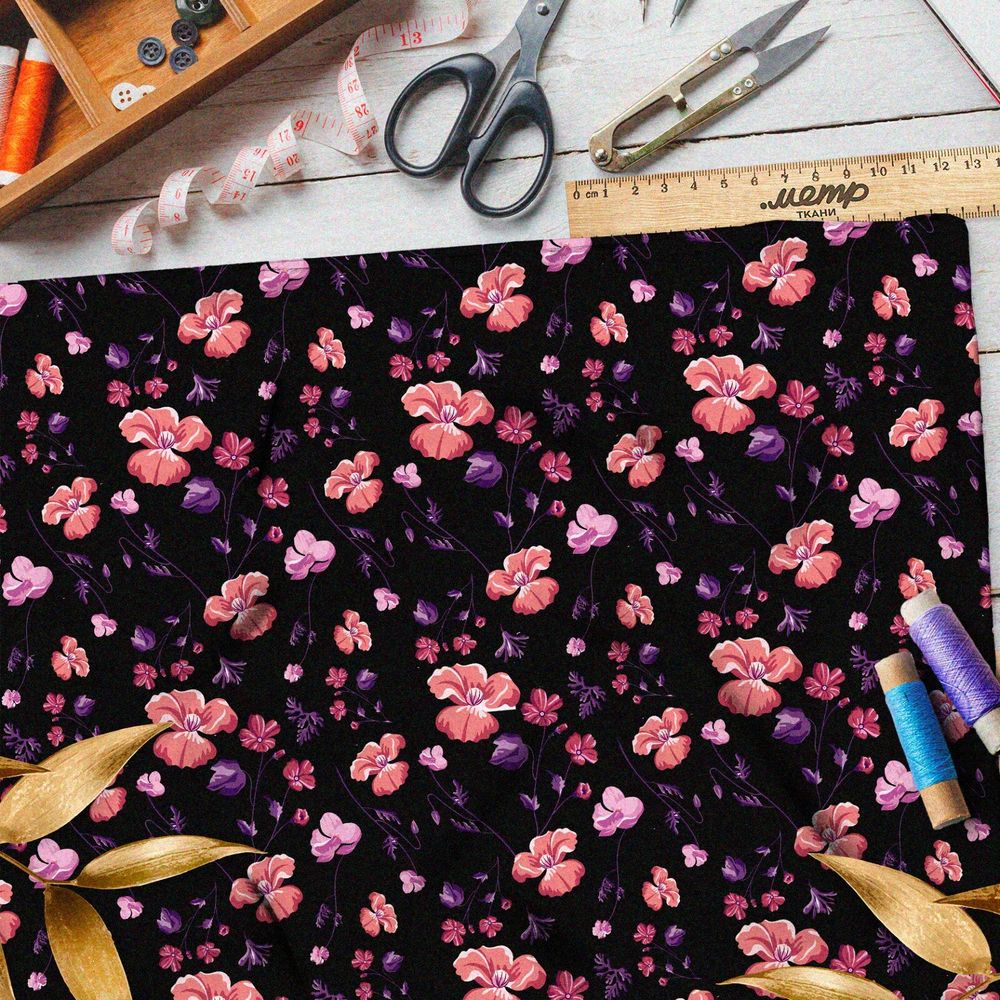 Ткань оксфорд 600 мелкие насыщенные розовые цветы на чёрном фоне