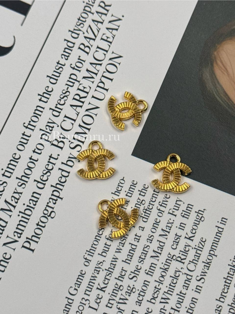 Подвеска золотистая Шан. металлическая рельефная 13,5х13 мм