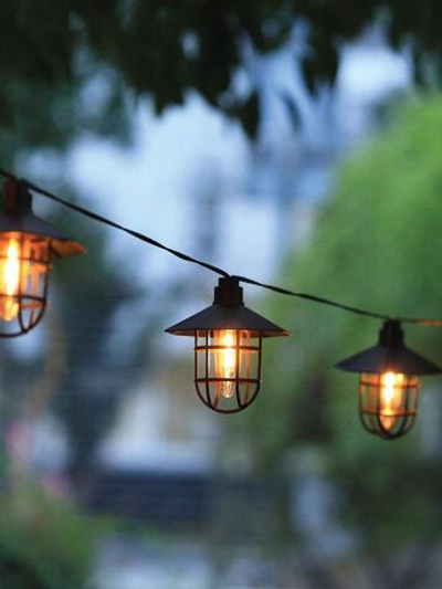 Гирлянда светодиодная садовая 2.8м 8 фонарей на солнечной панели литиевый аккум. 3.7В 600мА.ч 14500 КОСМОС KOC_SOL111