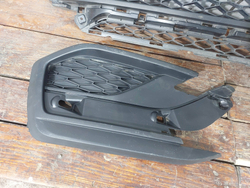 Решетка переднего бампера + накладки LADA Vesta 22-нв Б/У Оригинал 8450041598