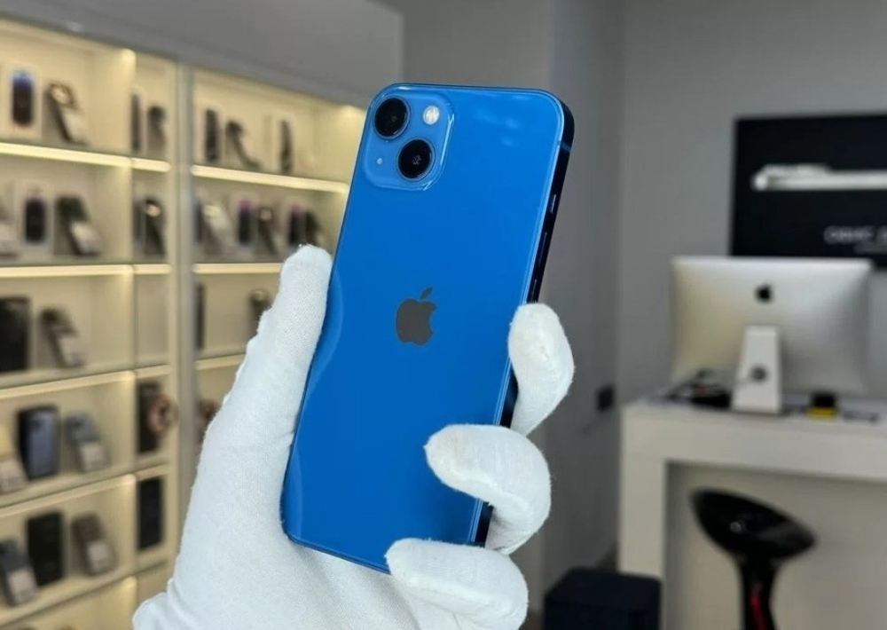 iPhone 13, 256 ГБ б/у