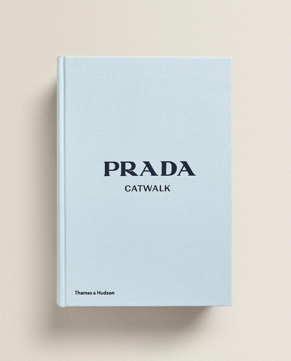 Prada Catwalk. Полная коллекция подиумных образов (на английском языке)