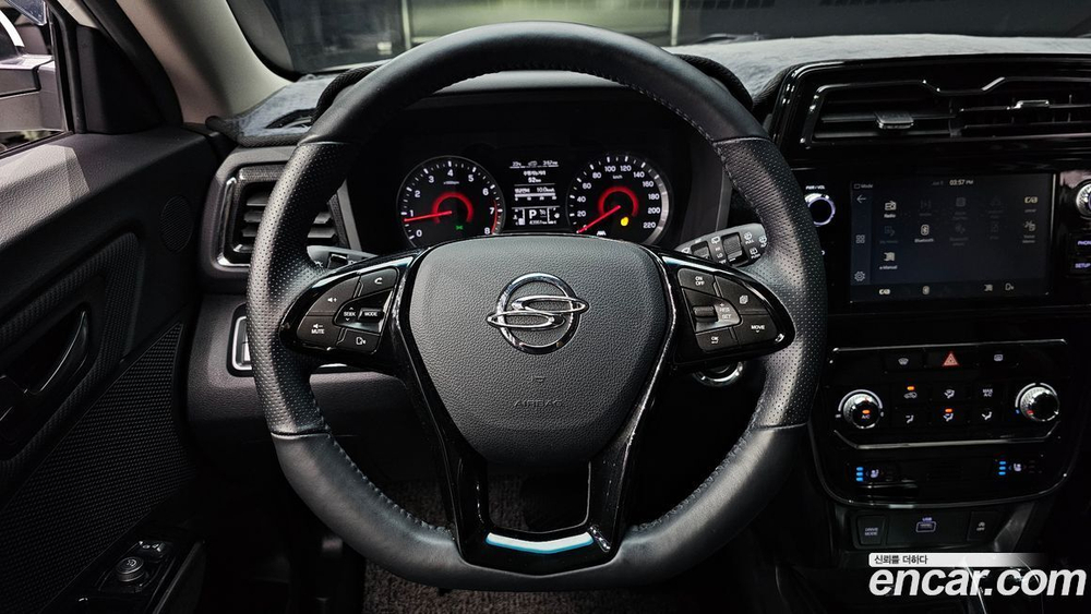 KG Mobility (Ssangyong) Very New Tivoli Бензин 1.5 2WD (11.2020)