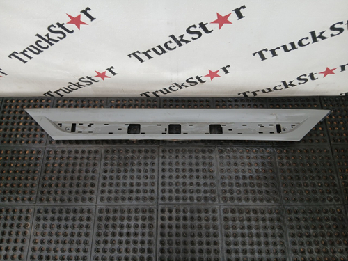 Накладка бампера центральная