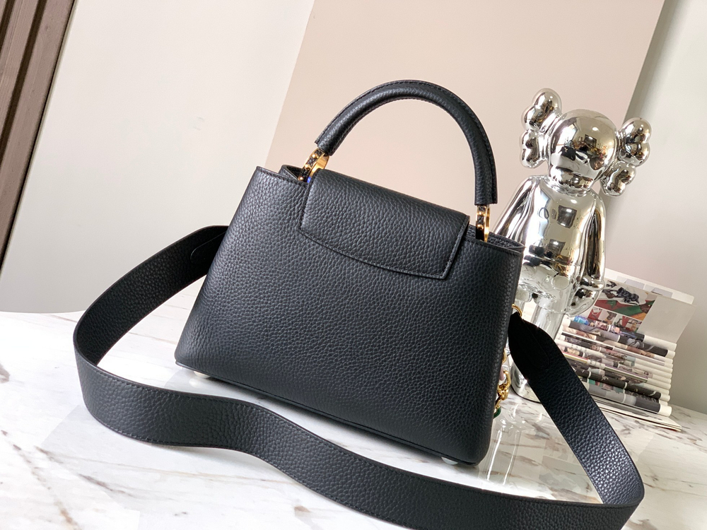 Louis Vuitton Capucines BB
