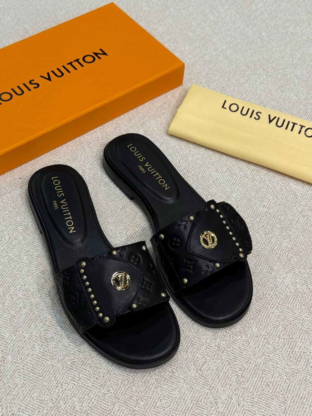 Сабо Louis Vuitton