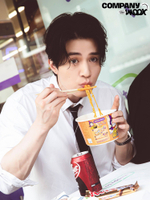 Набор LEE DONGWOOK 2026 SEASON’S GREETINGS : COMPANY WOOK + предзаказный подарок