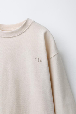 ZARA ФУТБОЛКА HEAVYWEIGHT С ВЫШИВКОЙ, ЭКРЮ