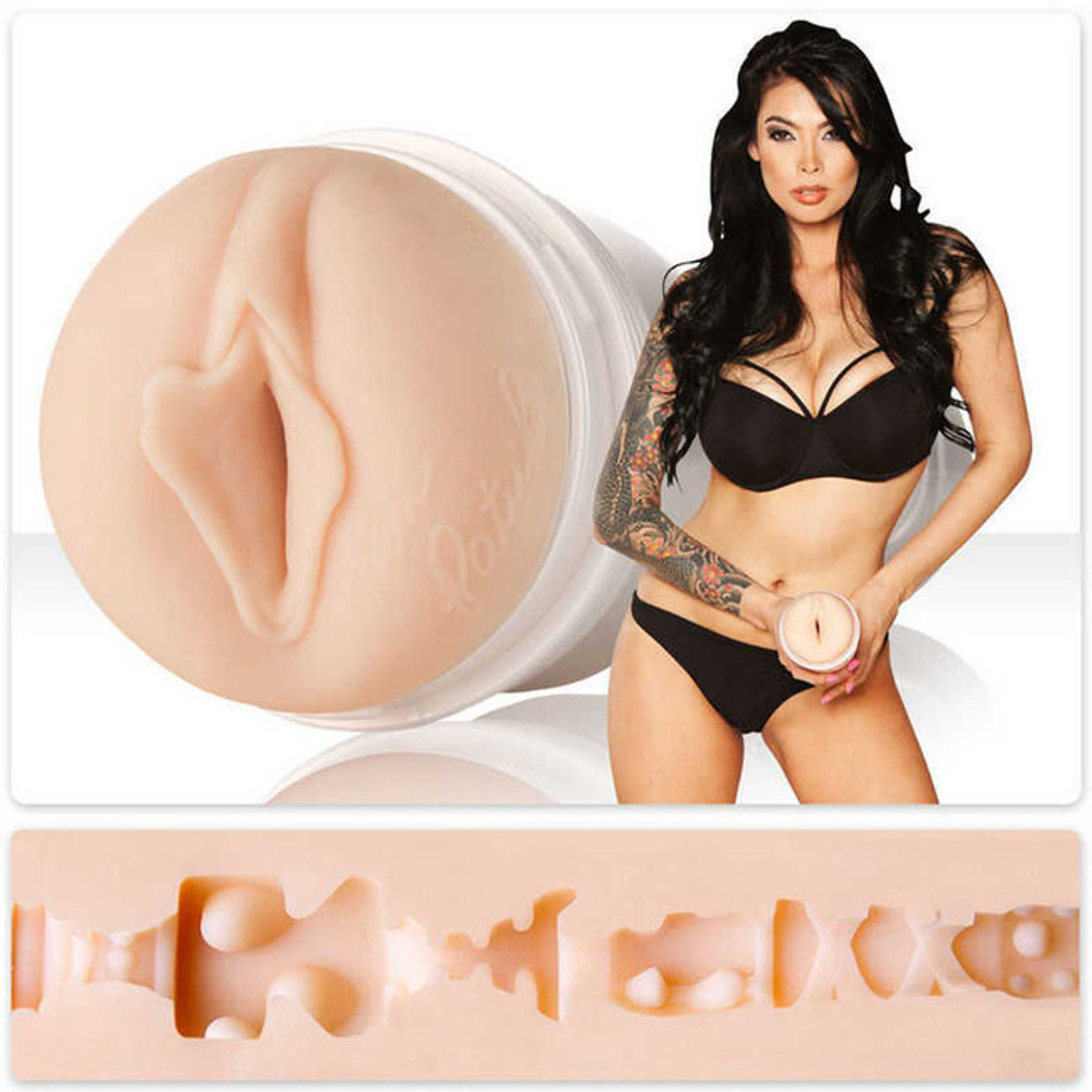 Мастурбатор вагина Fleshlight Signature Tera Patrick Tease (Цвет: телесный)